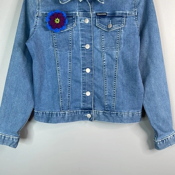 CALVIN KLEIN Blue Light Wash Denim Jean Jacket Crochet Flower Cropped Size S - Picture 4 of 13